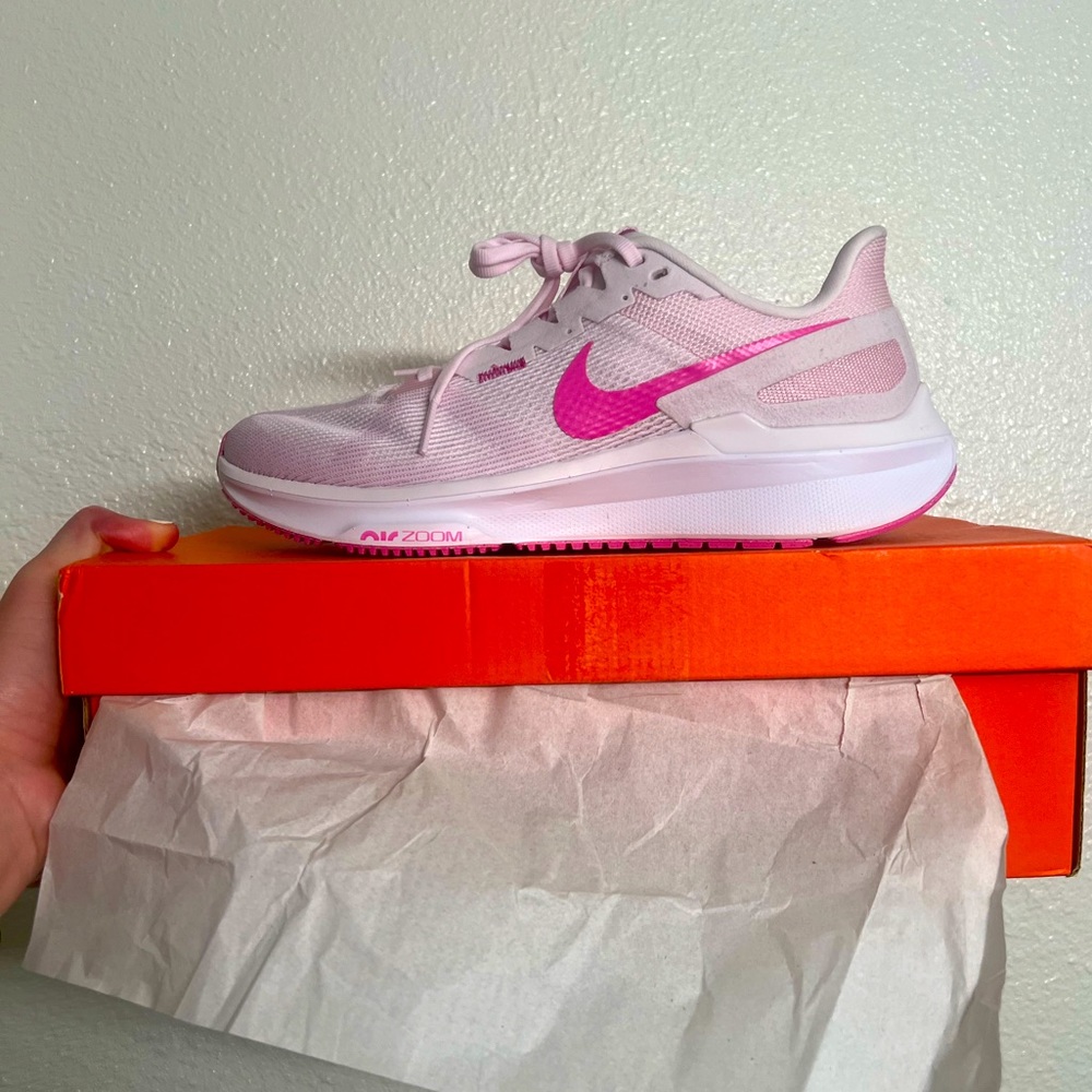 Nike Air Zoom Structure 25 Never Worn!